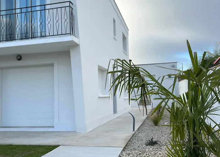 Moderne Et Spacieux Avec Terrasse Privee 1 Carbon-Blanc